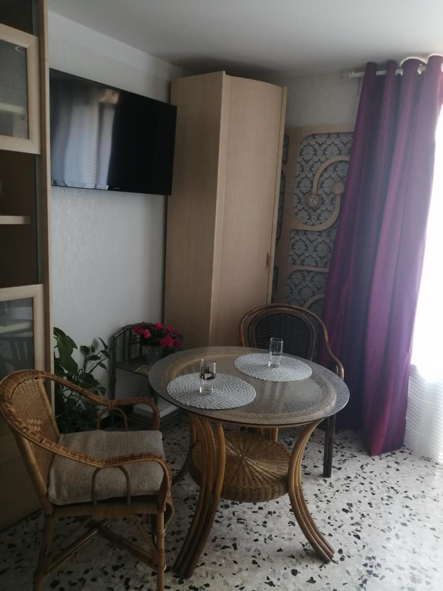 Magnifique Studio Non Fumeur Pres De La Gare ベジエ 部屋 写真